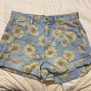 American eagle sunflower mom shorts